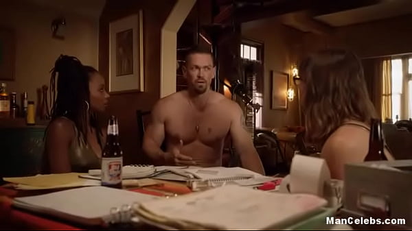 Ator famoso pelado em cena