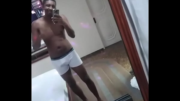 NO HOTEL SOZINHO CARIOCA COM VOLUME NA CUECA