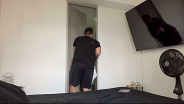 He forgot the towel while bathing and asked me to take it… I entered the bathroom without thinking, I was completely exposed and the sexual tension was impossible to ignore | Gay Shower Roommate