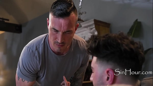 Blindfolded Guy Thought It Was His Girlfriend Blowing Him.. But It Was His Gay Coworker Who Recorded It All On Camera